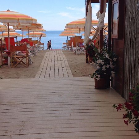 Hotel Lido Фоллоника Экстерьер фото